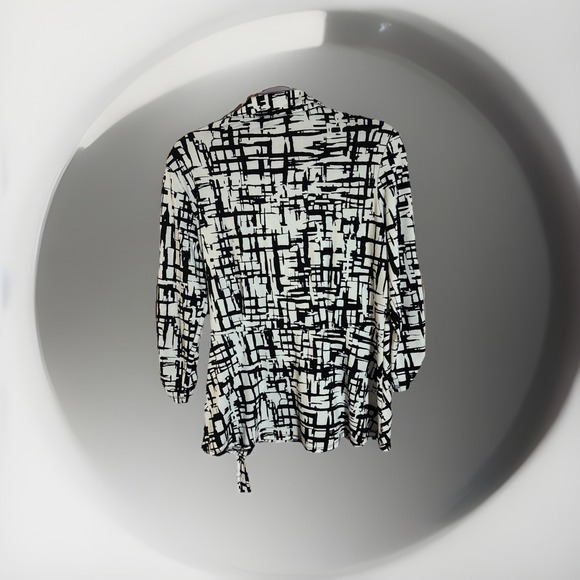 "Perseption Concept Women's Medium Wrap Blouse – Black White Abstract Print - Picture 4 of 9